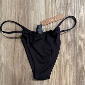 SKIMS Signature Swim String Bikini Bottom, size Small. NWT.